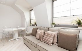 Apartments Tartaczna 2 - Gdansk Old Town by Renters